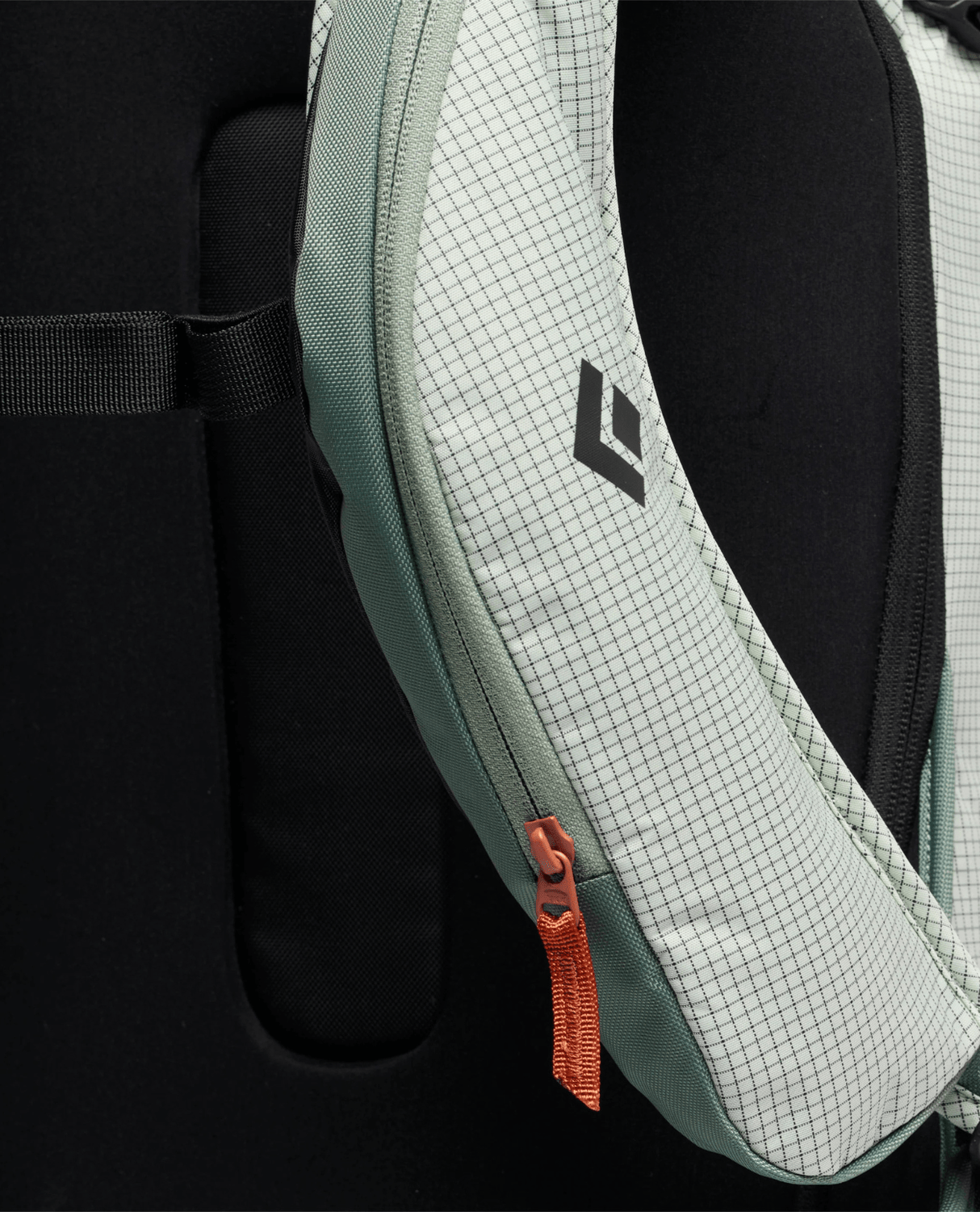 Black Diamond Dawn Patrol 32 Backpack - Foam Green - Ryggsäckar - Alpingaraget