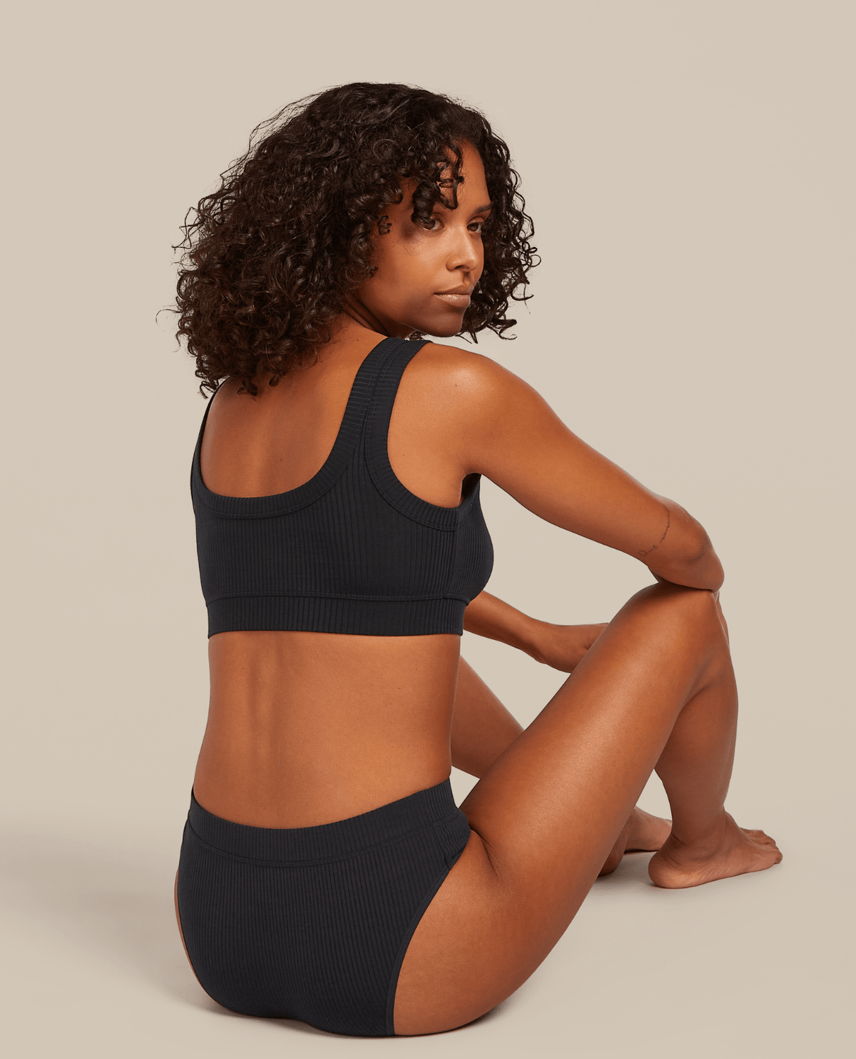 Icebreaker Women's Merino Blend Rib Lotus Bra - Black - UnderklÀder - Alpingaraget