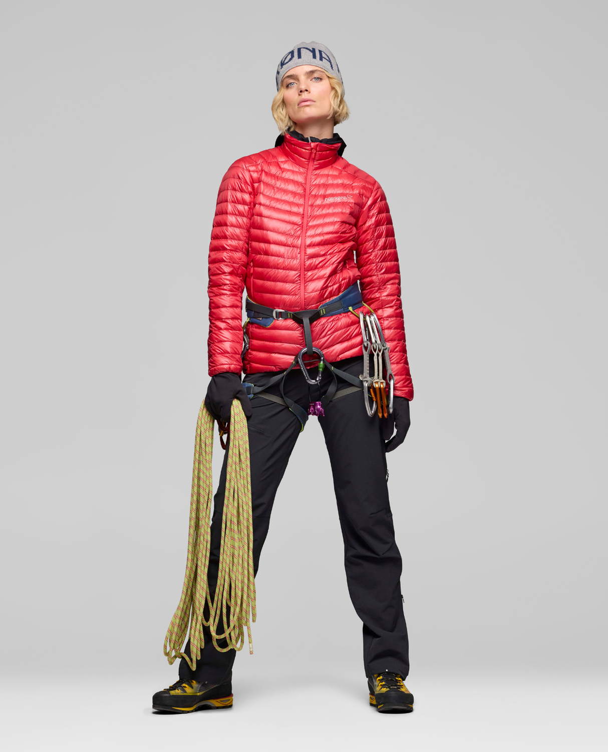 Norröna Women trollveggen down800 super light Jacket - Watermelon - Alpingaraget