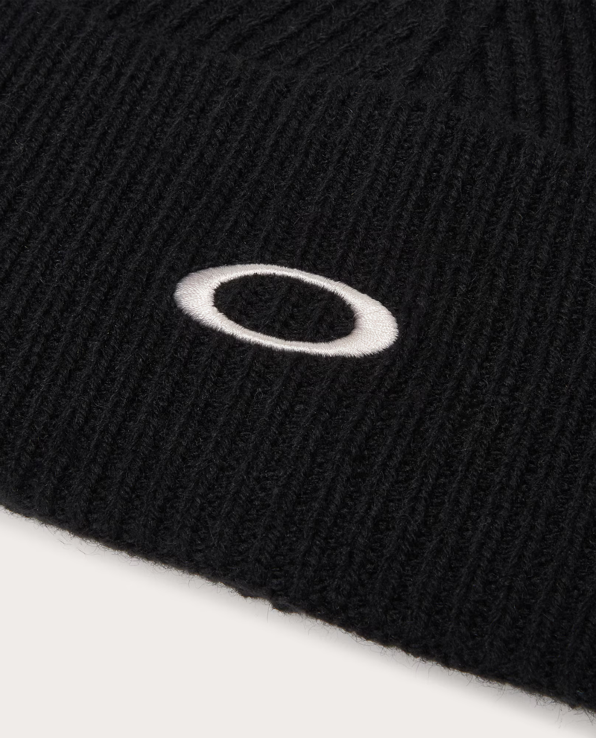 Oakley Ellipse Ribbed Beanie - Blackout - Alpingaraget