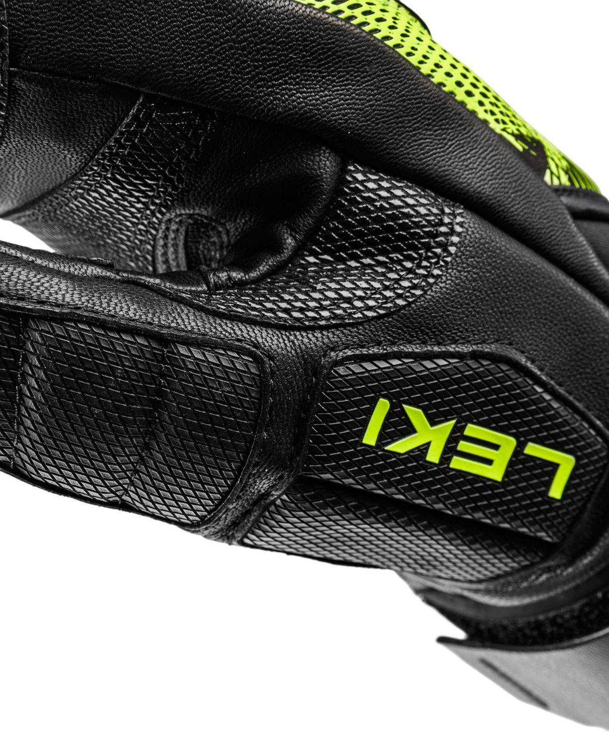 Leki WCR Pro Zero Mitt med direkt greppkänsla och neongul logo, optimerad för alpina tävlingsåkare.
