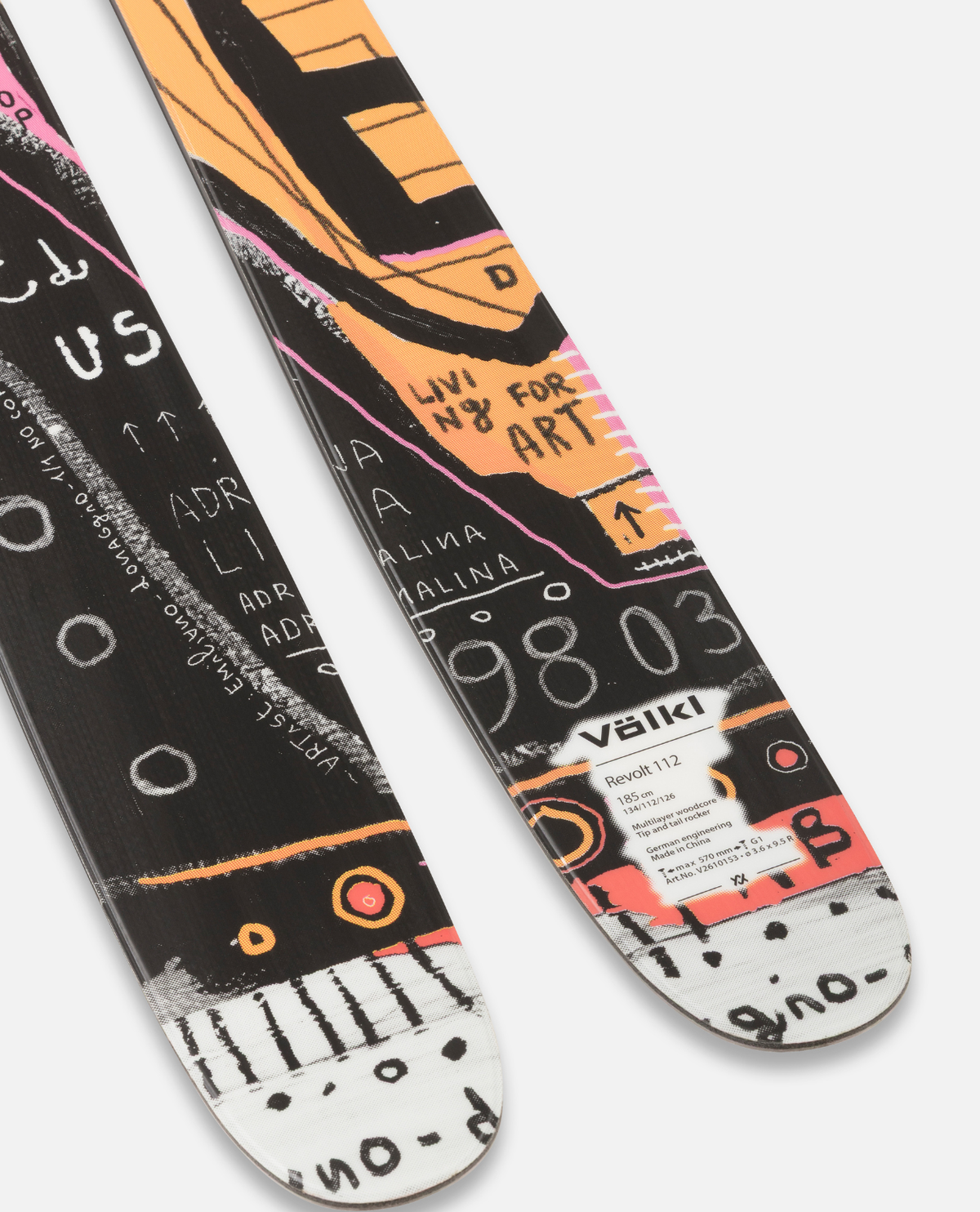 Völkl Revolt 112 26/27 - Detaljbild på skidans ovansida med grafiskt mönster