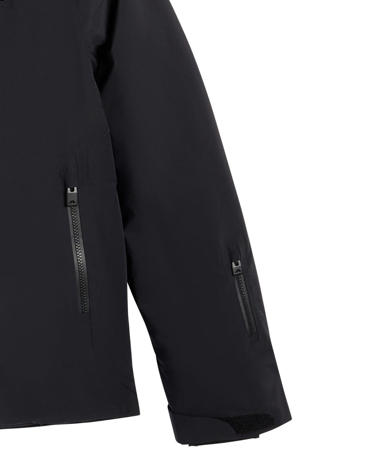 J.Lindeberg Oates Down Jacket dam i svart med dragkedjedetaljer på ärmen - Alpingaraget