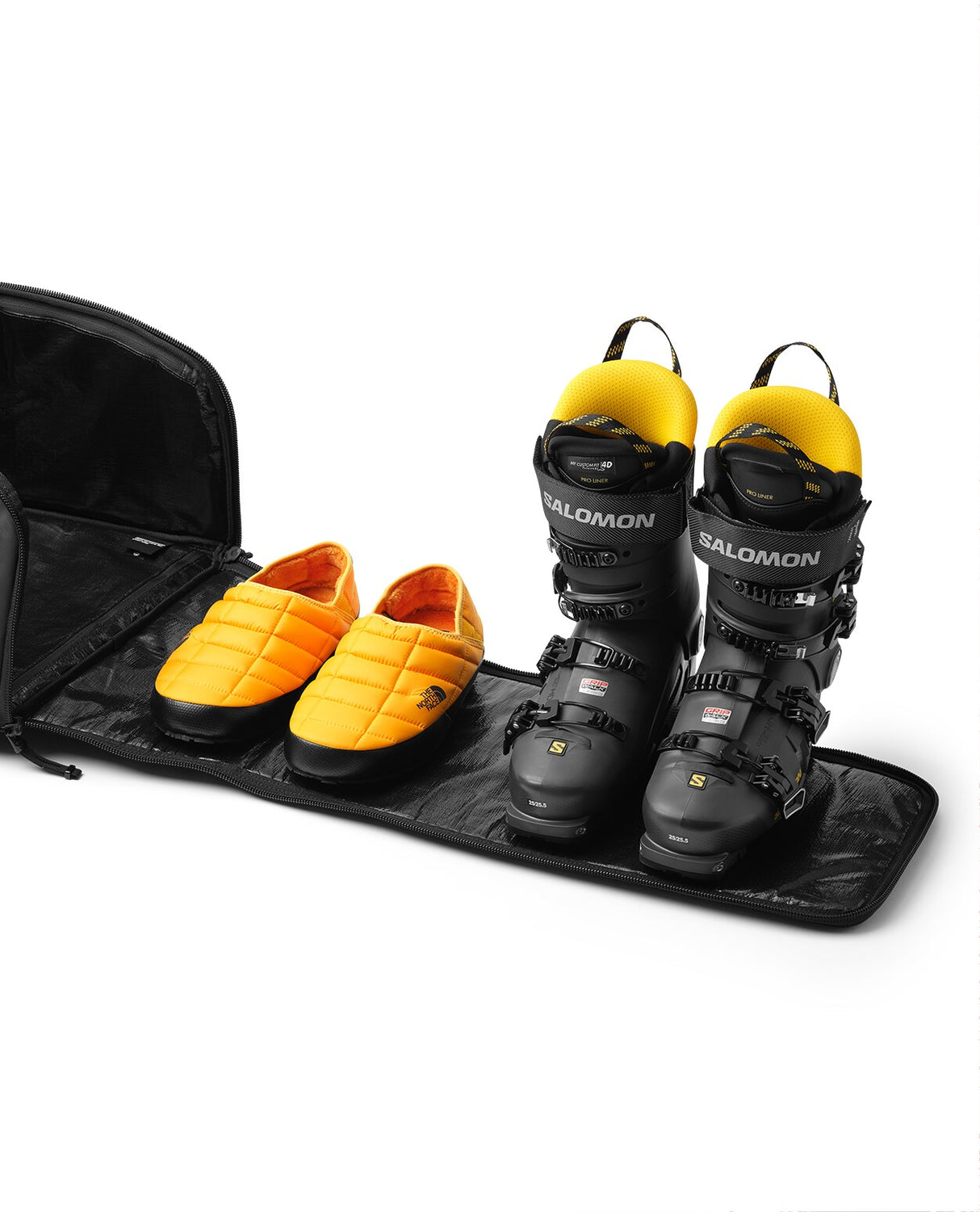 D_b_ Hugger Bootpack 45L - Black Out