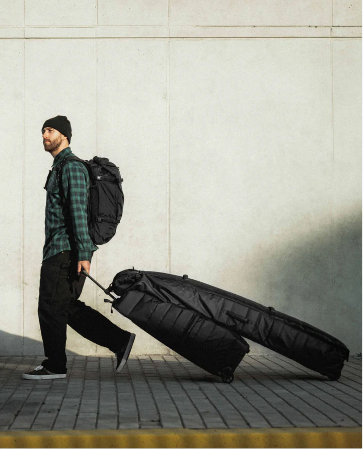 D_b_ Snow Roller Pro 127L - Black Out Alpingaraget