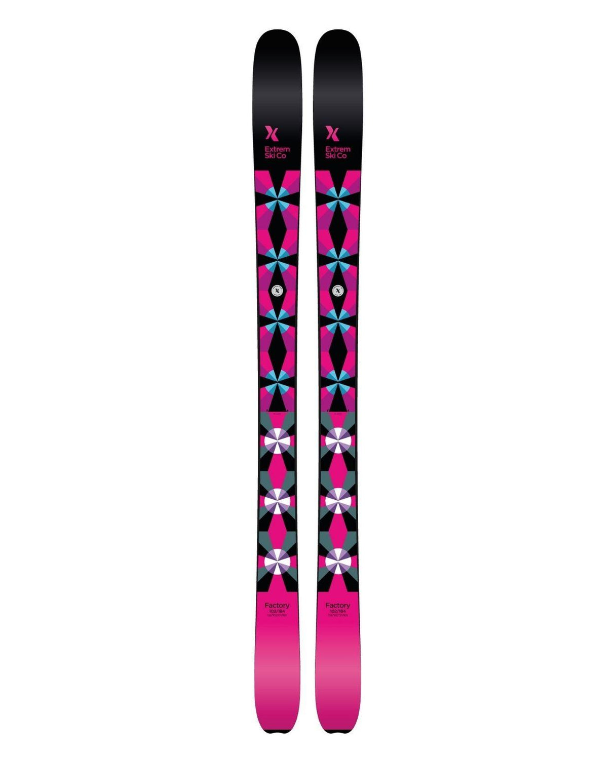 Extrem Ski Co Factory 102 friåkningsskidor i svart och rosa design för allroundåkning över hela berget.