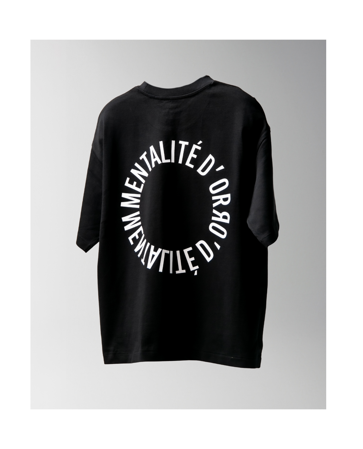 Mentalité d´Or Circle T-Shirt - Black - Alpingaraget