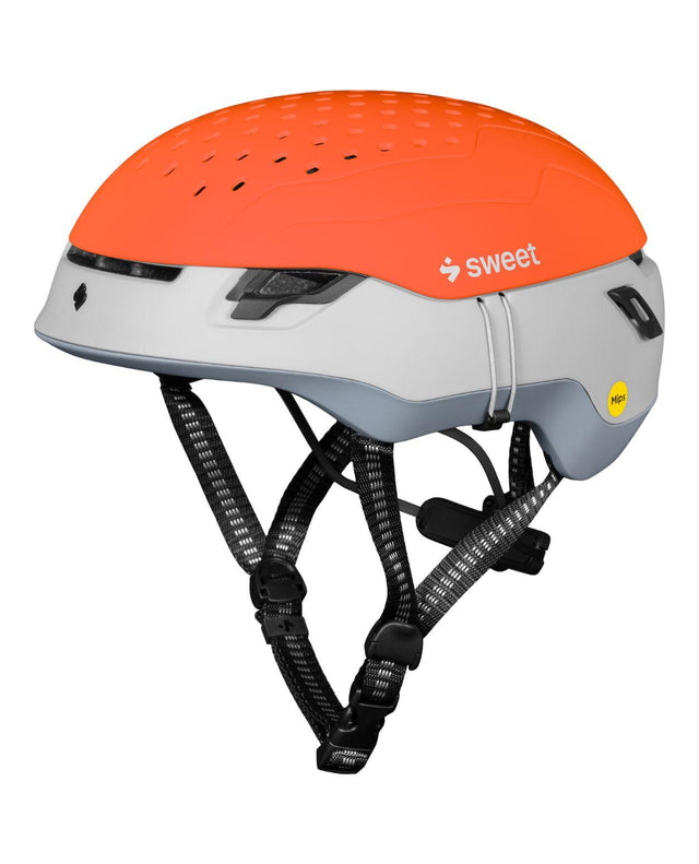 Sweet Protection Ascender Mips skidhjälm i Flame Orange och grått för alpina skidåkare.