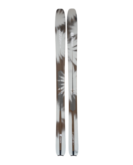 Armada LOCATOR 104 26/27 freerideskidor med flerfärgad design och trädetaljer för toppturer.