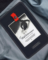 Peak Performance 40Y R&D Long Gore-Tex Shell Jacket Men - Detaljbild på inneretikett