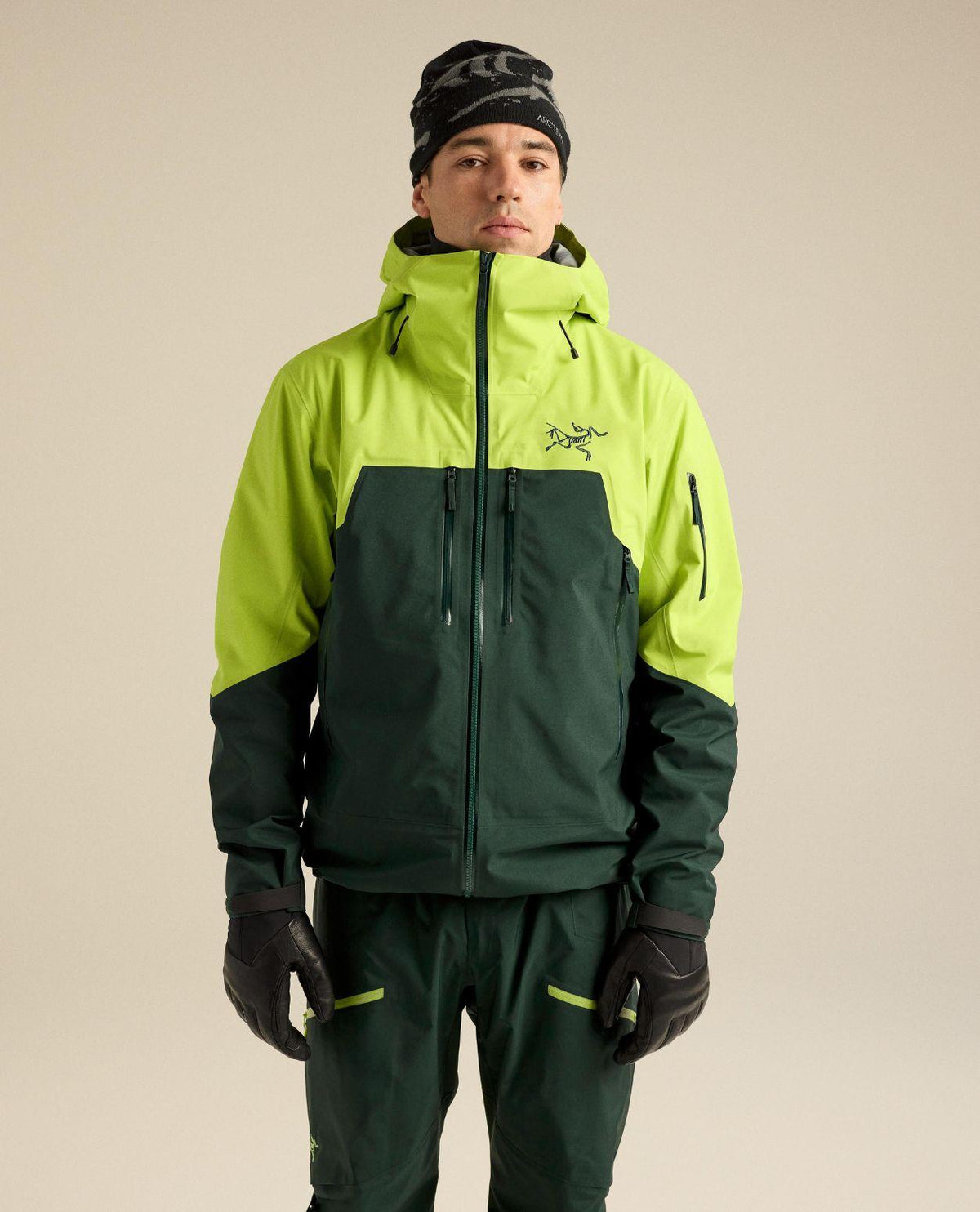 Arc'teryx Rush Jacket Men i färgerna mantis och dark jade för herrar på Alpingaraget.