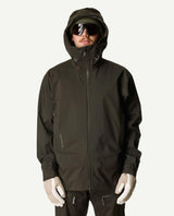 Houdini Ride Jacket II i färgen Green Illusion på modell framifrån.