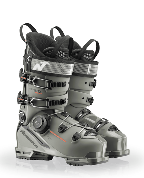 Nordica Speedmachine 3 BOA 120 GW är en grå alpinpjäxa för herrar med BOA-snörning och bekväm passform.