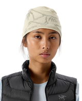 Arc'teryx Bird Head Toque - Snygg mössa i färgen Sea Salt/Kasumi på modell
