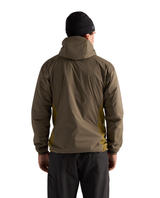 Arc'teryx Atom Hoody Men i färgen Mongoose/Bracken, visad bakifrån på modell för att visa passform och huva.