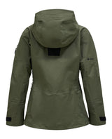 Peak Performance Alpine Gore-Tex 3L Jacket Women i färgen Pine Needle, sedd bakifrån.
