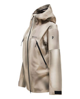 Peak Performance Edge 3L AOP Jacket dam i färgen Beam Fade visad från sidan.