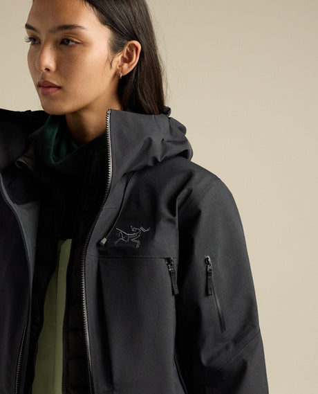 Arc'teryx Sentinel Jacket Women Svart - Detaljbild på damernas svarta skidjacka i GORE-TEX