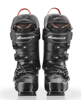 Nordica Pro Machine 3 130 S GW alpinpjäxor i svart utförsett framifrån med fokus på spännen och innerpjäxa.