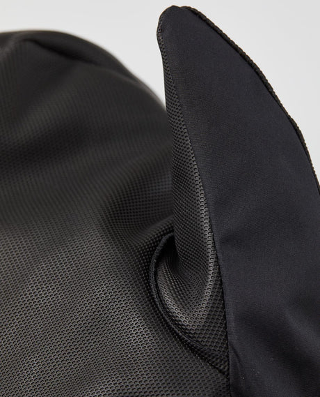 Hestra Gore-Tex Gauntlet Junior Mitt - Svart detaljbild på handskens struktur