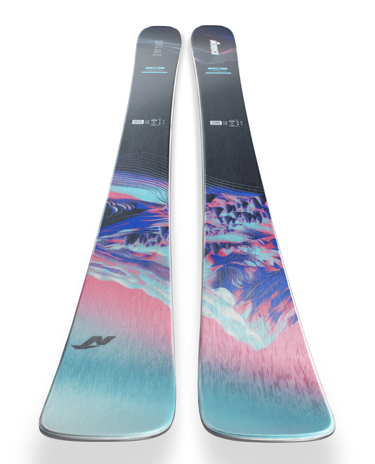Nordica Santa Ana 82 allmountainskidor för dam i blått och korall mot vit bakgrund.