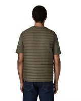 Patagonia LW Down Sweater Vest Men i färgen Basin Green sett bakifrån på modell.