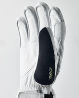 Hestra Army Leather Trigger 5 Finger skidhandske visas i närbild med fokus på handflatans fäste för LEKI Trigger-systemet.