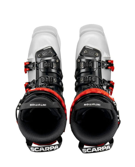 Scarpa 4-QUATTRO PRO LE toppturspjäxor i grått sett uppifrån, skapade i samarbete med Nikolai Schirmer med unika designdetaljer.