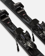 Närbild på Völkl Shine MT pistskidor med VMotion 10 GW bindningar