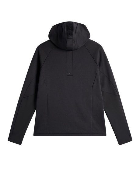 J.Lindeberg Pollock Polartec Hood Herr i svart sett bakifrån med huva och logotyp.