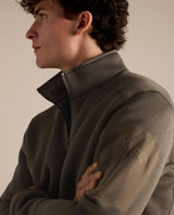 Arc'teryx Covert Cardigan Men i färgen Mongoose Heather, ett snyggt mellanlager för herrar med hög krage.