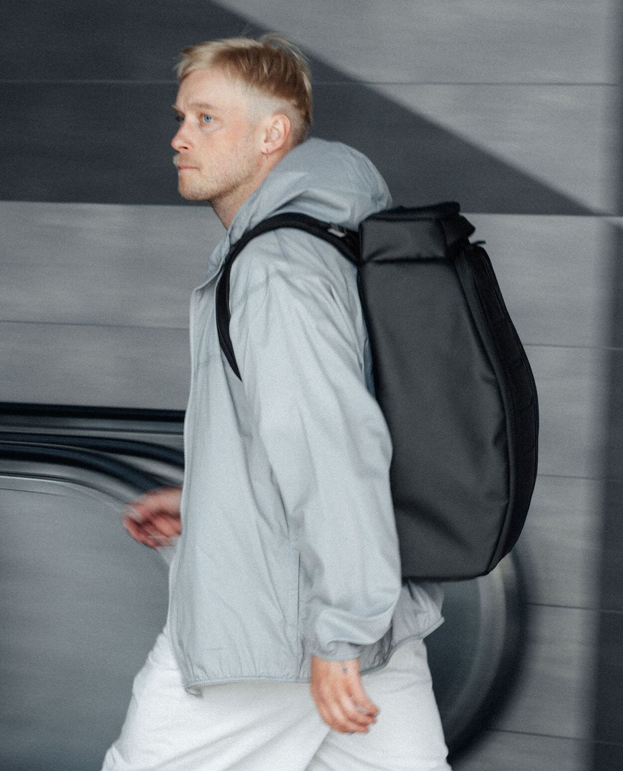 D_b_ Hugger Backpack 30L - Black Out 