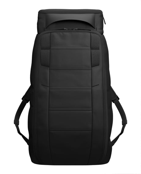 D_b_ Hugger Backpack 30L - Black Out - Ryggsäckar - Alpingaraget