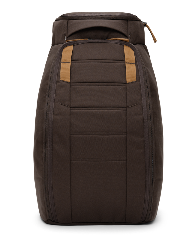 D_b_ Hugger Backpack 30L - Espresso  Alpingaraget