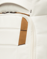 D_b_ Hugger Backpack 30L - Oatmilk  Alpingaraget