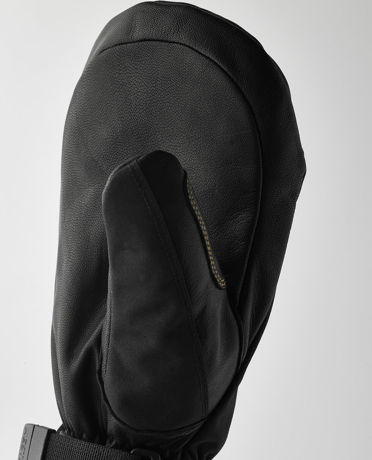 Hestra Army Leather Gore-Tex Mitt - Black - Alpingaraget